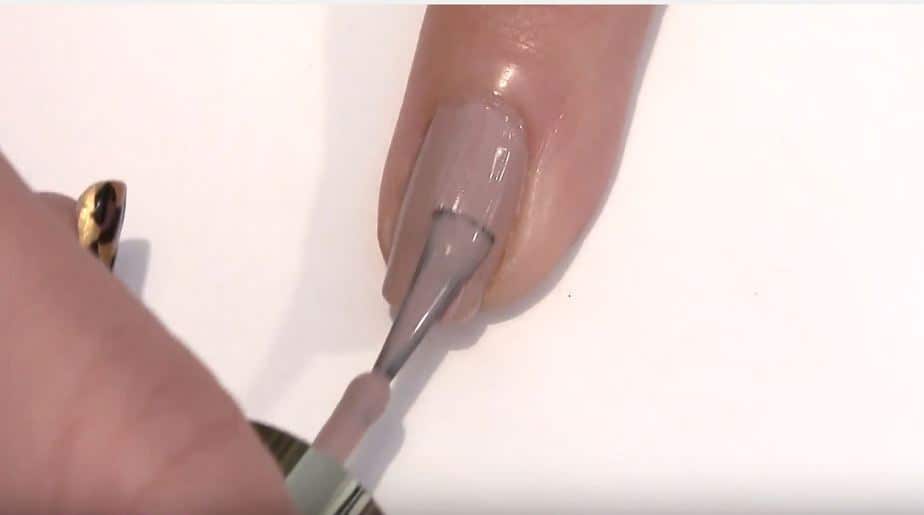 Auftragen des Nude Look