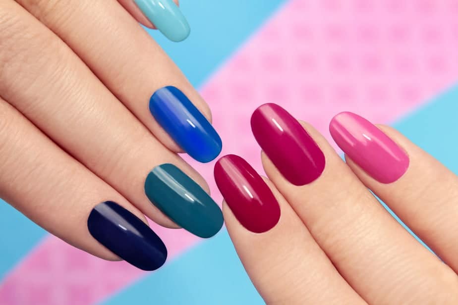 Die Kunstnagelpflege !13 Tipps um die Haltbarkeit von Gelnägeln zu verlängern 2 Kraftvolle Lackierte Nägel