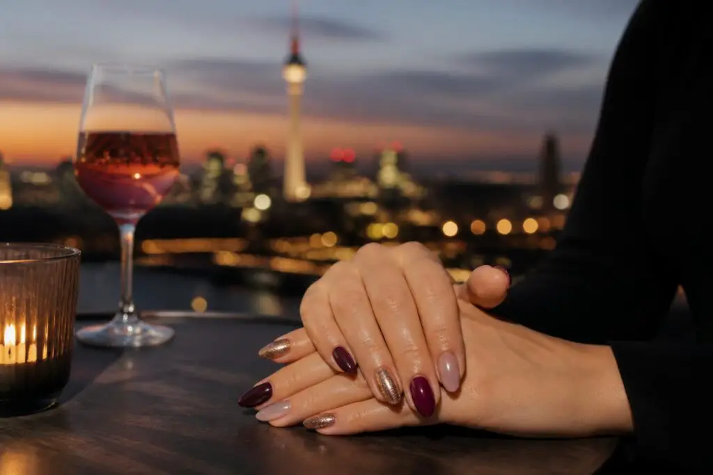 Date-Nails für Berlin: Das passende Nageldesign für Restaurant, Konzert und Bar